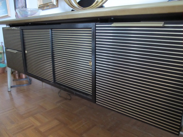 Gordon Bunshaft Italic Credenza