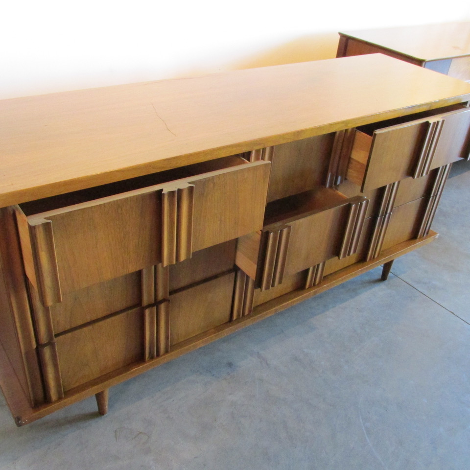 American of Martinsville Nine Drawer Casepiece