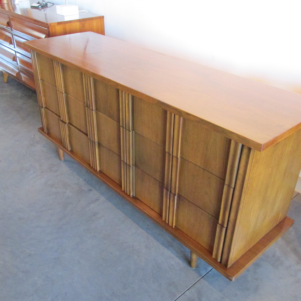 American of Martinsville Nine Drawer Casepiece