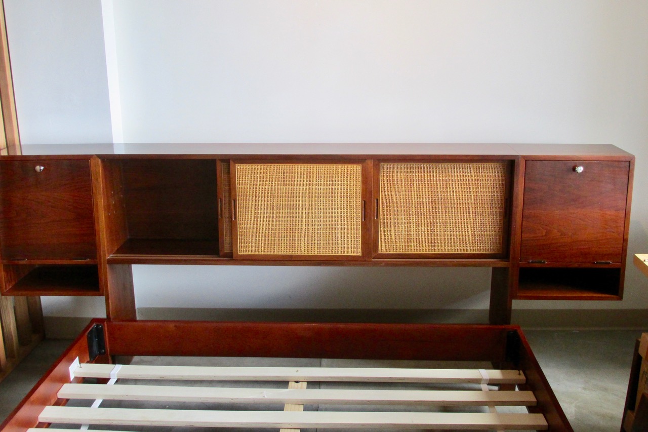 Glenn of California Queen Platform Bed