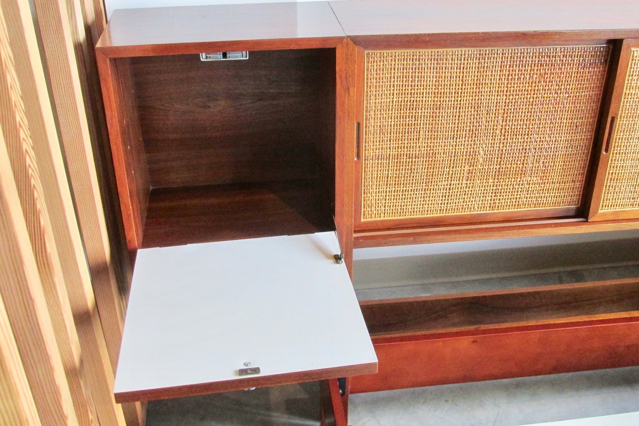 Glenn of California Queen Platform Bed