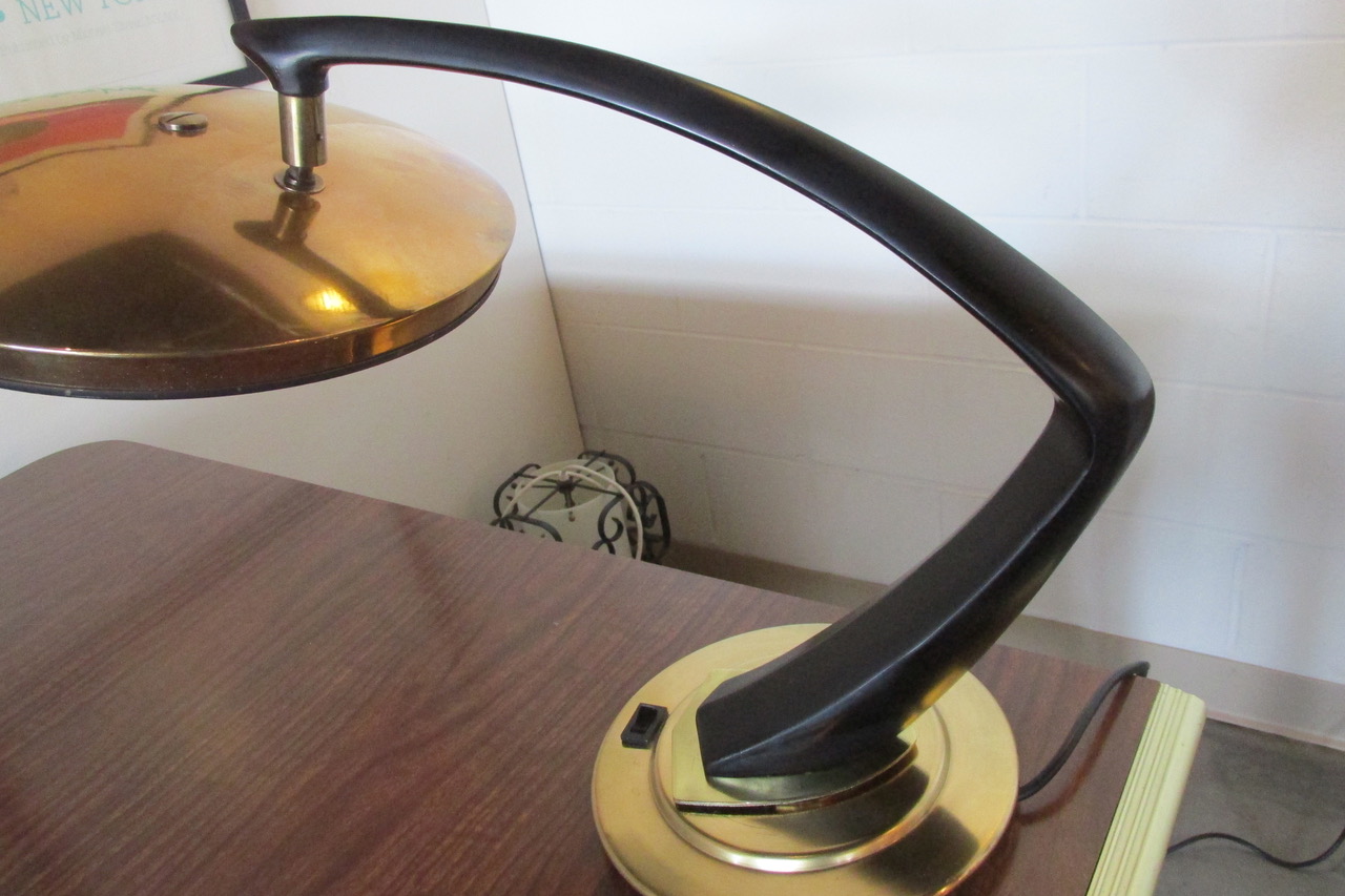 Fase <em>Boomerang</em> Table Lamp