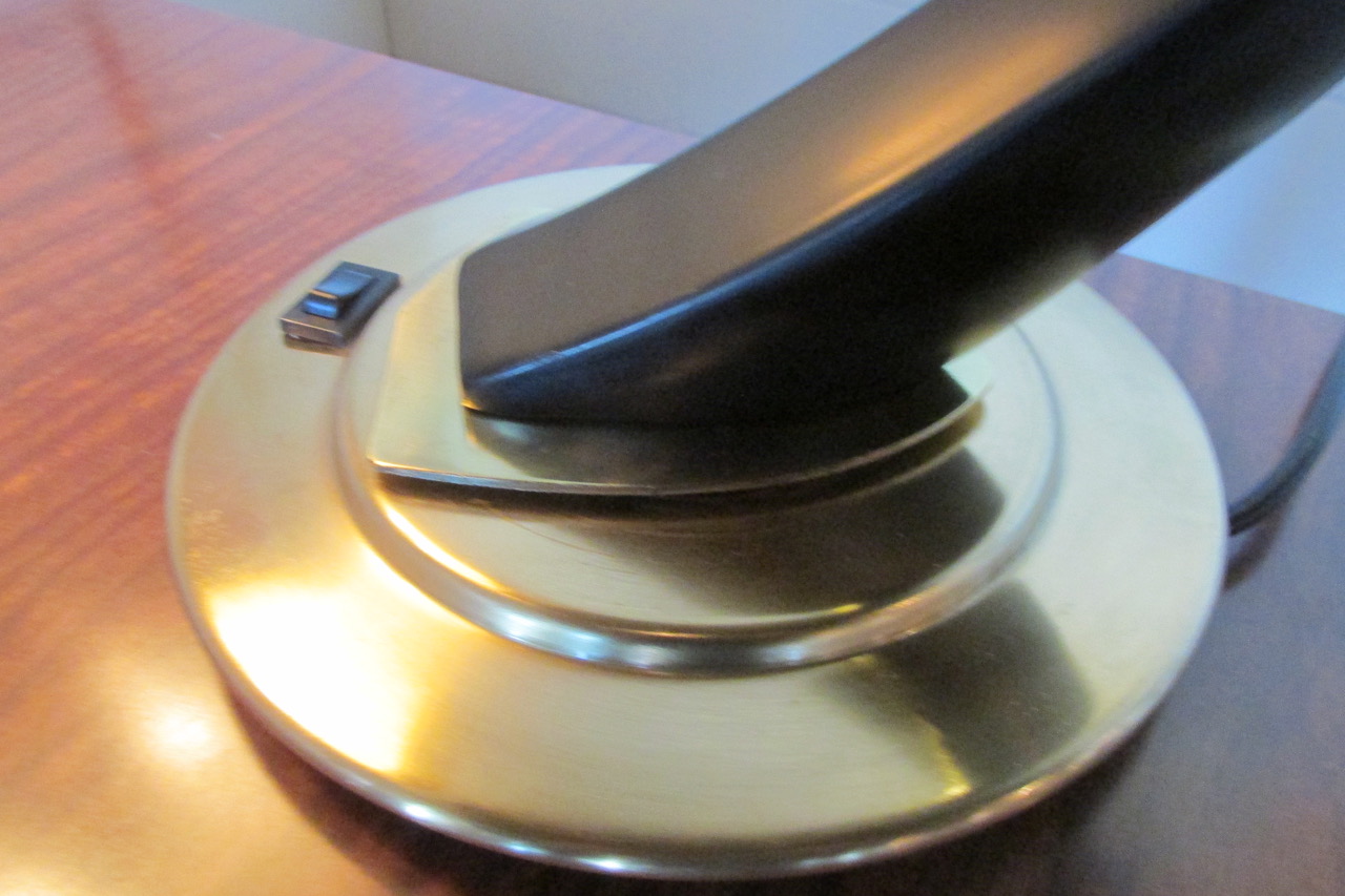 Fase <em>Boomerang</em> Table Lamp