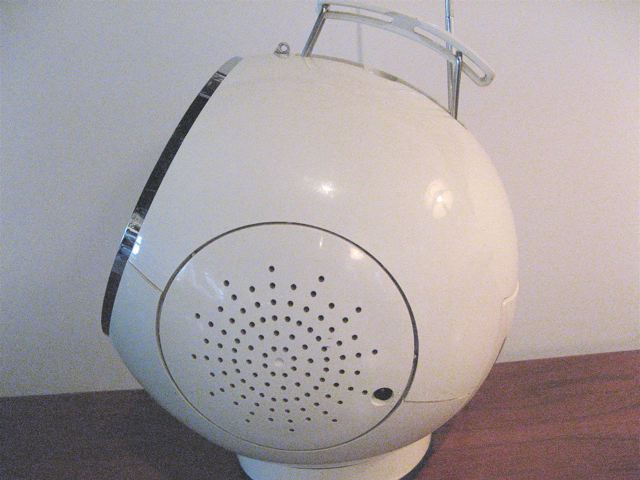 Weltron Portable AM/FM Radio 