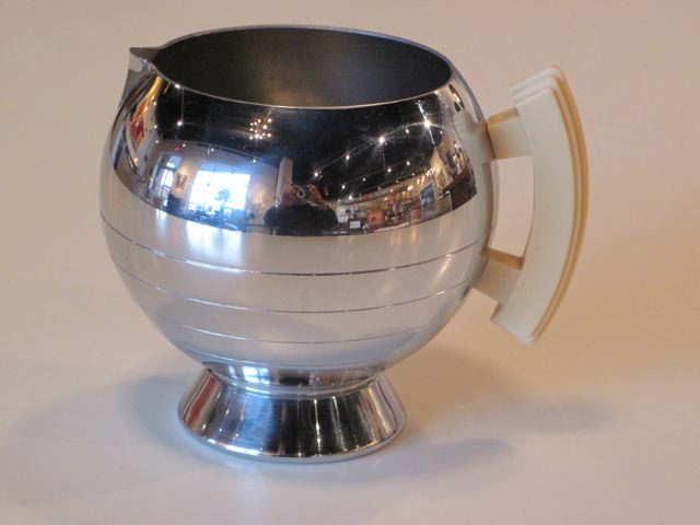 Walter von Nessen Art Deco Sugar & Creamer