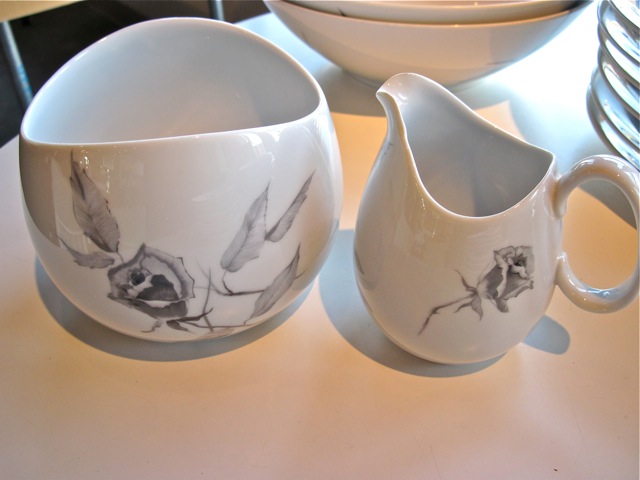Raymond Loewy's <em>Jet Rose</em> Dinnerware