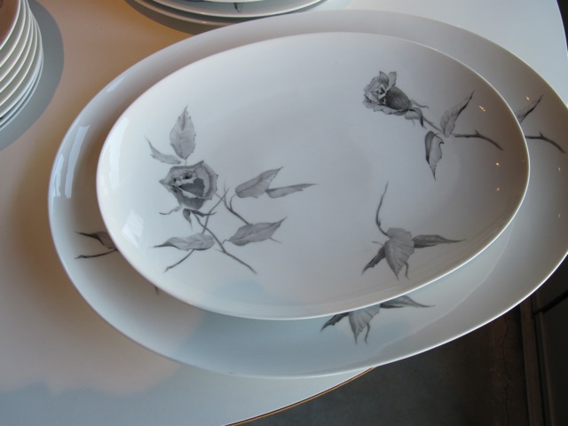 Raymond Loewy's <em>Jet Rose</em> Dinnerware