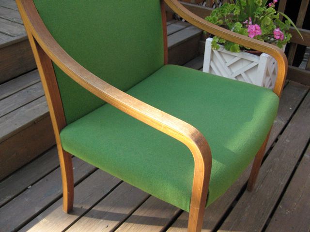 Two Knoll Lounge Arm Chairs 