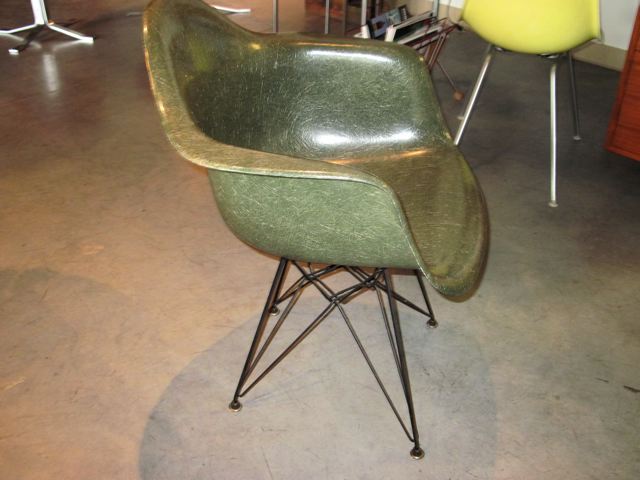 Eames Tower Fiberglass Armchair