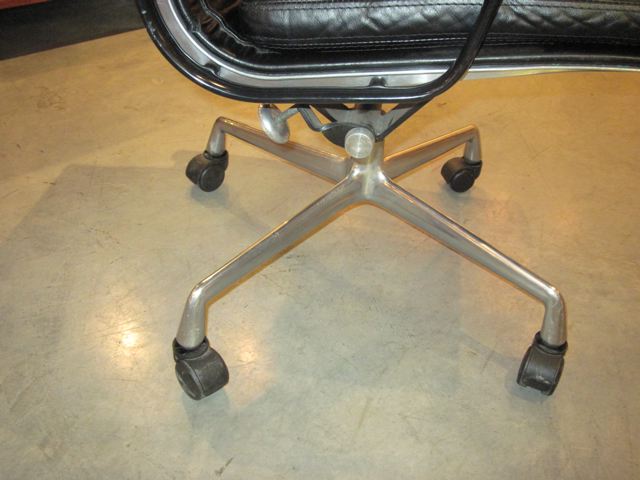 Charles Eames Soft Pad Executive Chair