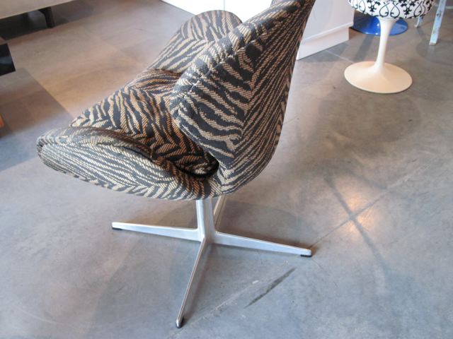 Arne Jacobsen Swan Chairs