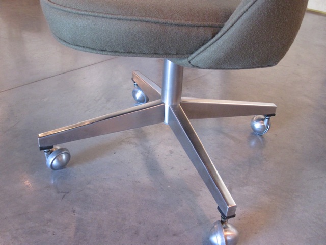 Knoll Saarinen #72 Chairs 