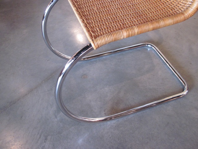 Mies van der Rohe B42 <em>Cantilever<em> Chairs