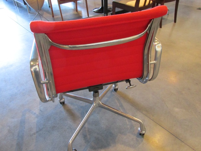 Eames Aluminum Group Task Chair