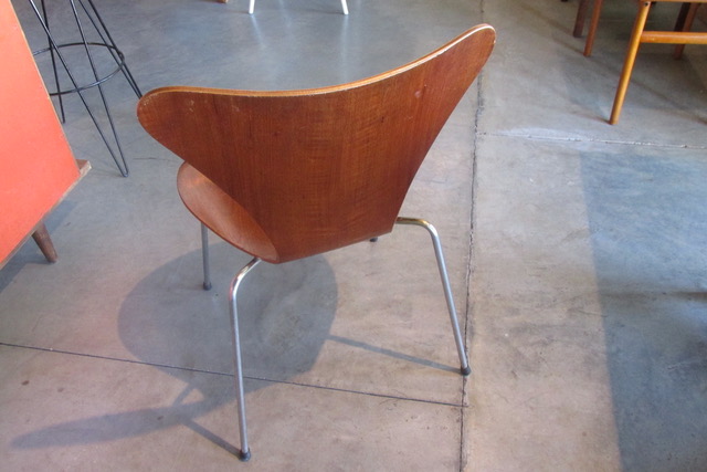 Arne Jacobsen Series 7 Chairs