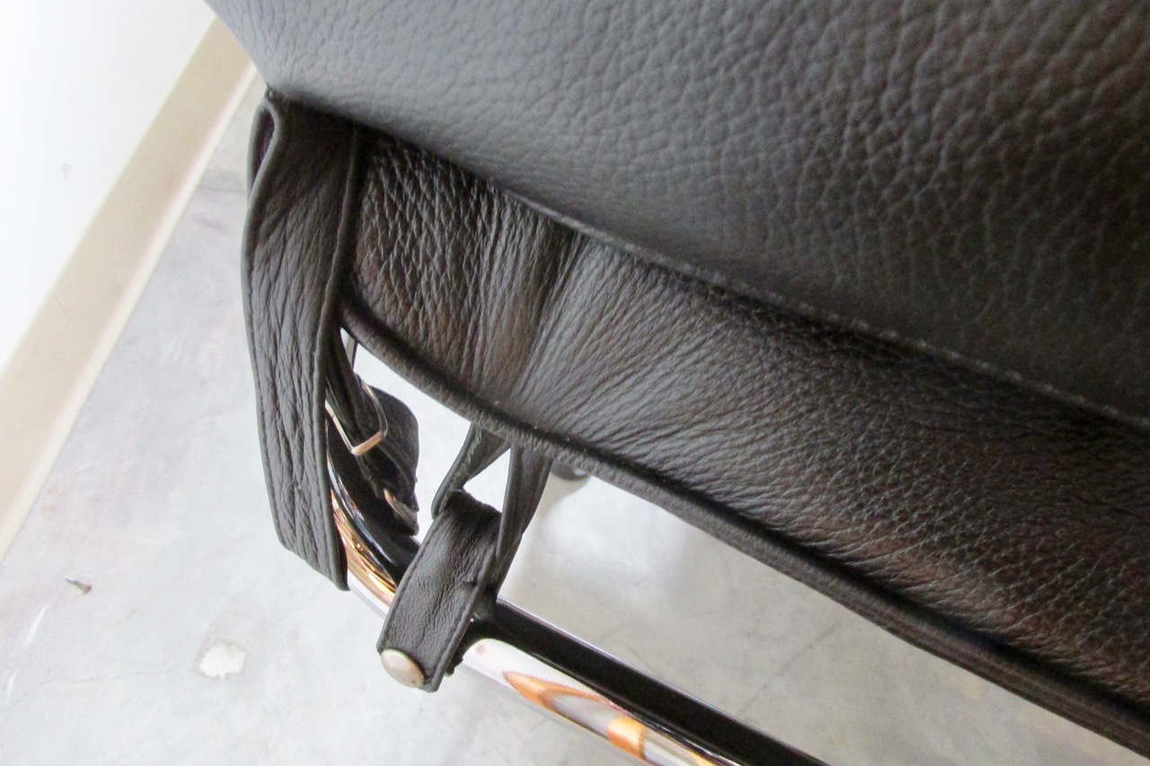 Le Corbusier Leather LC 4 Lounge Chair