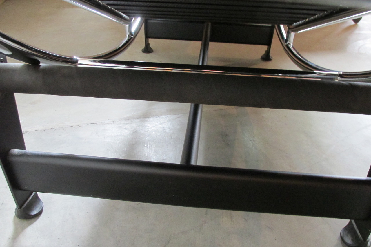 Le Corbusier Leather LC 4 Lounge Chair