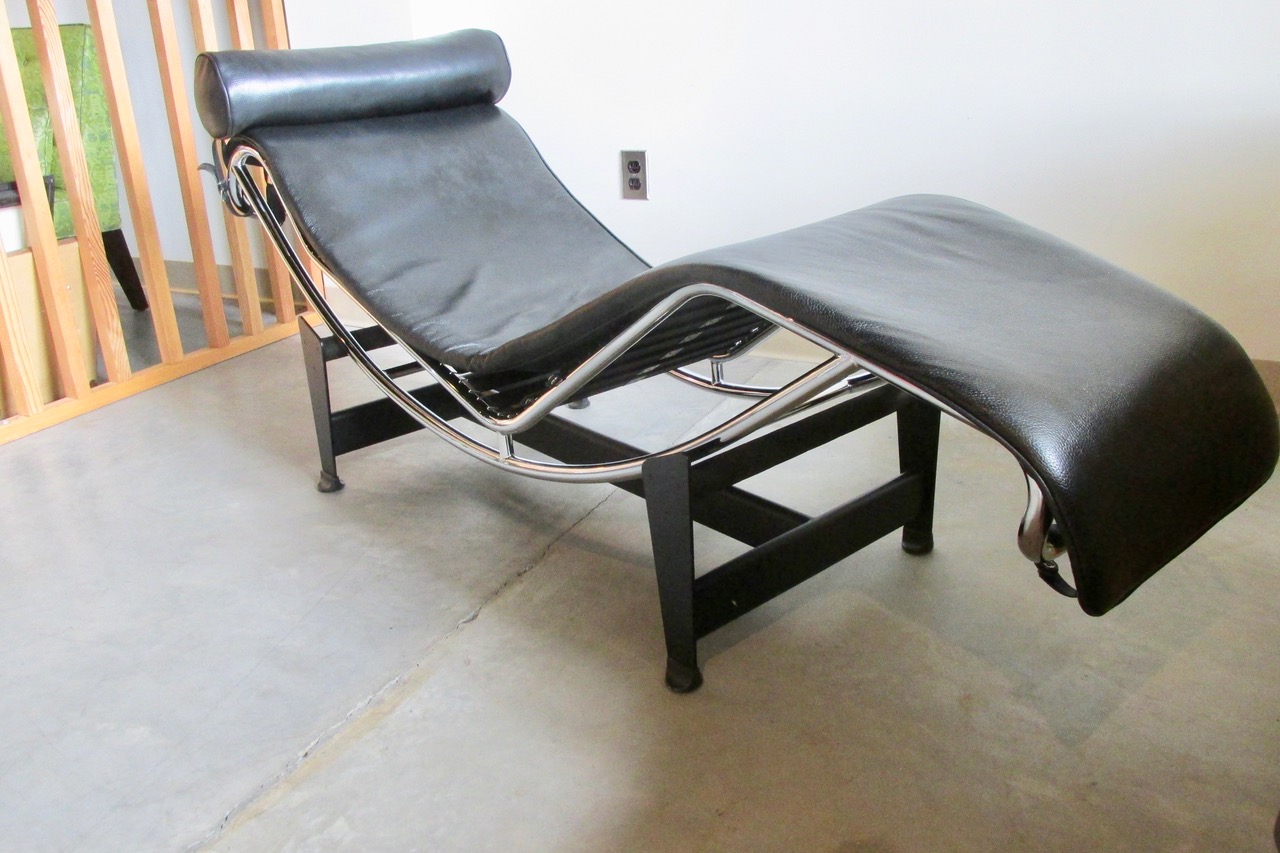 Le Corbusier Leather LC 4 Lounge Chair
