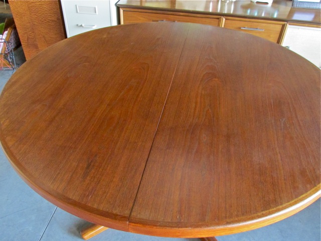 Edward Valentinsen for Dyrlund Dining Table