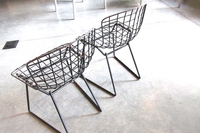 Isamu Noguchi Child <em>Cyclone</em> Table & Bertoia Chairs
