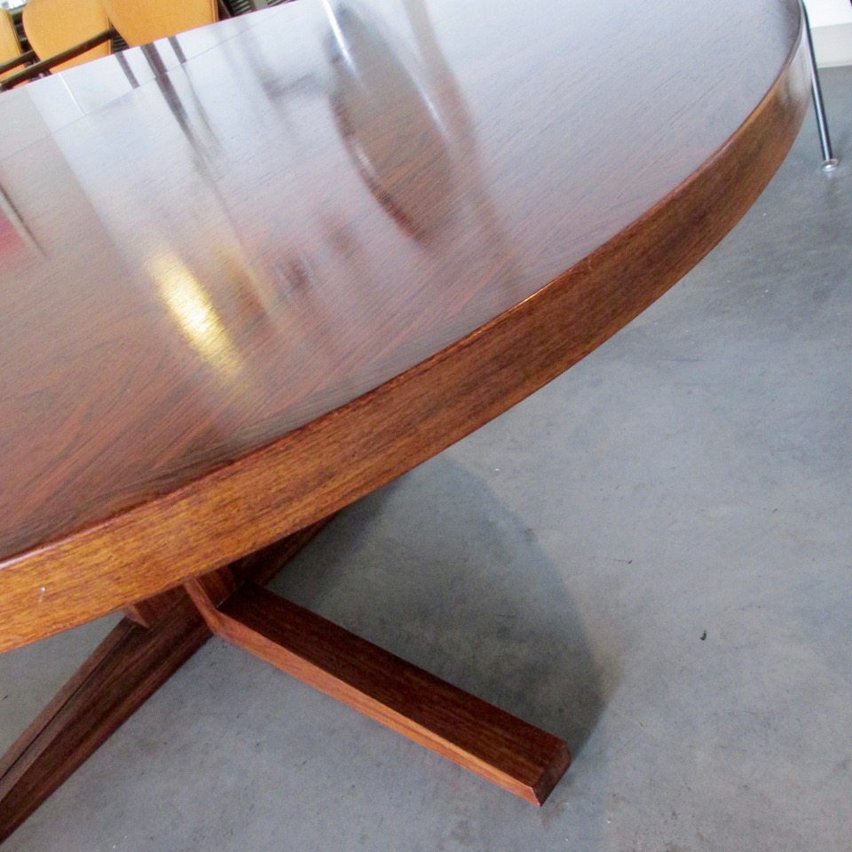 Rosegaarden Hojre Rosewood Dining Table