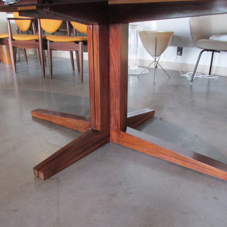 Rosegaarden Hojre Rosewood Dining Table