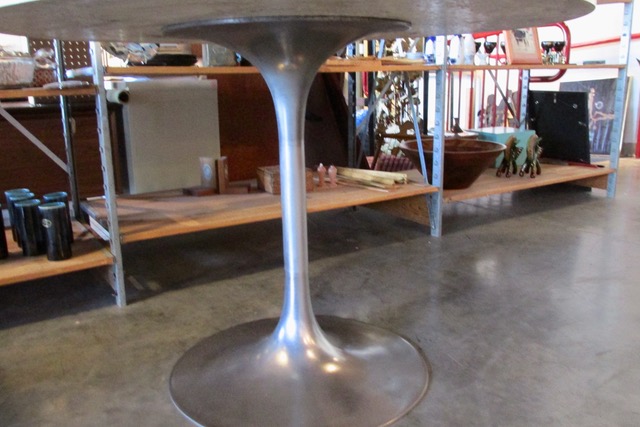Saarinen Tulip Base Table