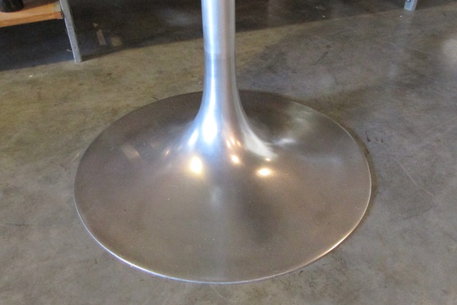Saarinen Tulip Base Table