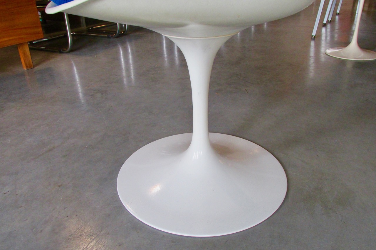 Eero Saarinen for Knoll Walnut Tulip Dining Table
